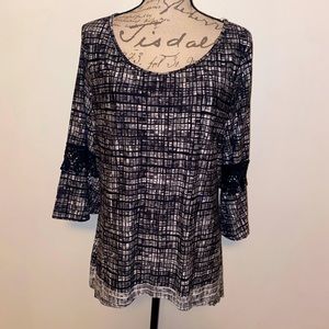 🌺 Robert Louis Black and White Blouse 1X